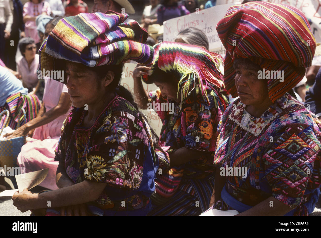 Guatemala 1985. I membri dell'organizzazione per i diritti umani GAM ( Grupo de Apoyo Mutuo) protestando contro le sparizioni Foto Stock