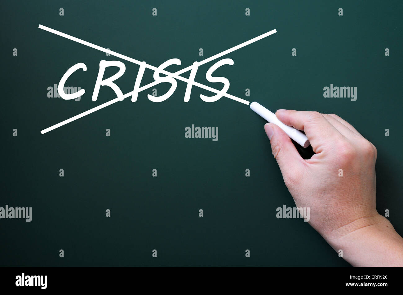 Braccio lavagna nera blank board chalk chalkboard classe vicino concetto di comunicazione copia copia dello spazio di disegno copyspace istruzione Foto Stock