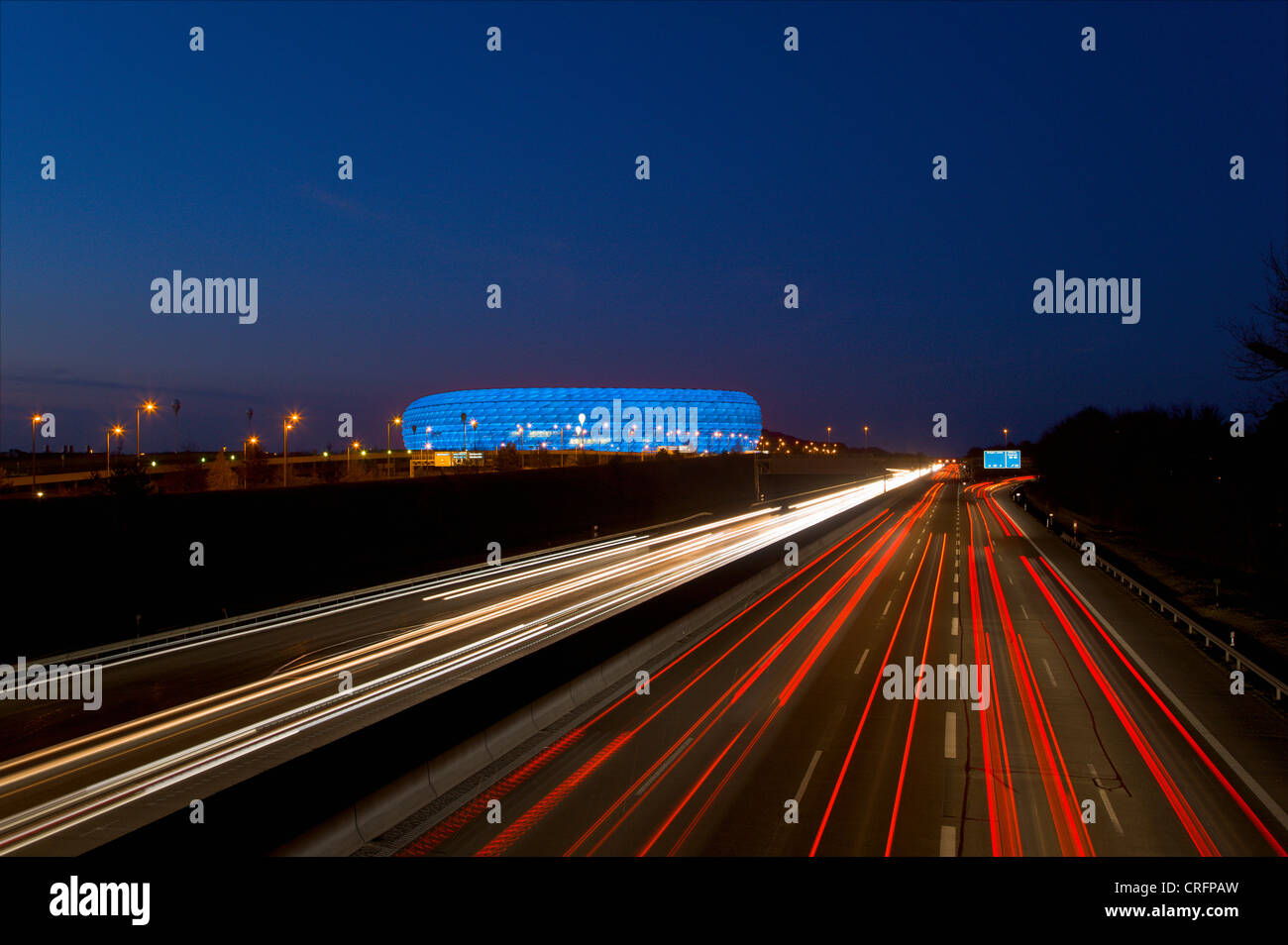 Time Lapse vista del traffico sull'autostrada Foto Stock