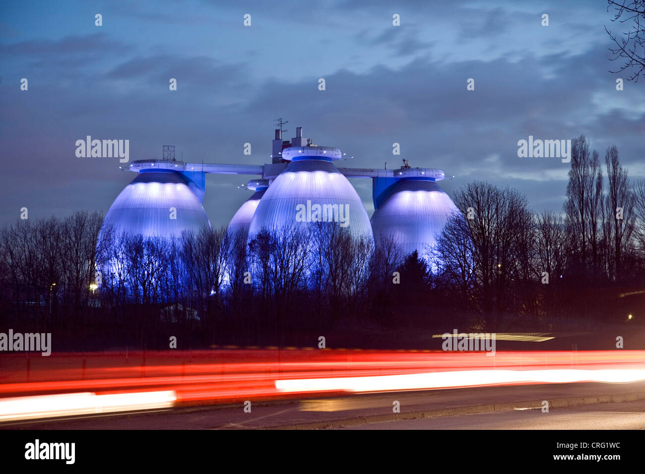Torri di digestione di impianto di trattamento delle acque reflue Emscher, in Germania, in Renania settentrionale-Vestfalia, Bottrop Foto Stock