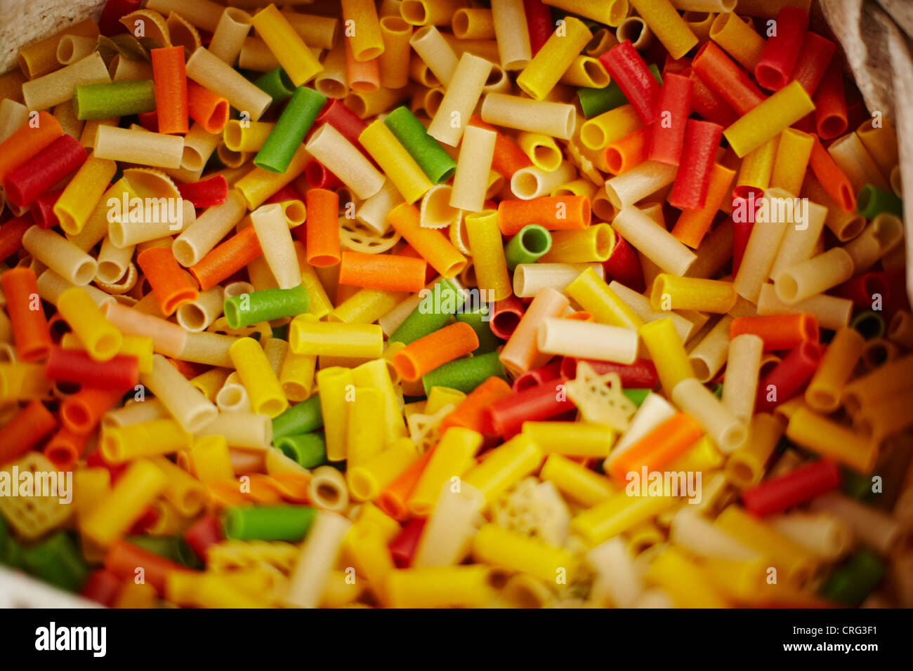 Close up multicolore di pasta alimentare secca Foto Stock