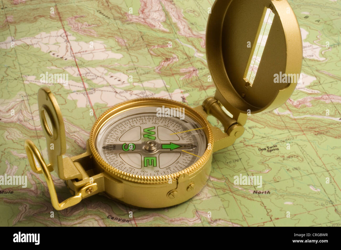 Lensatic compass immagini e fotografie stock ad alta risoluzione - Alamy