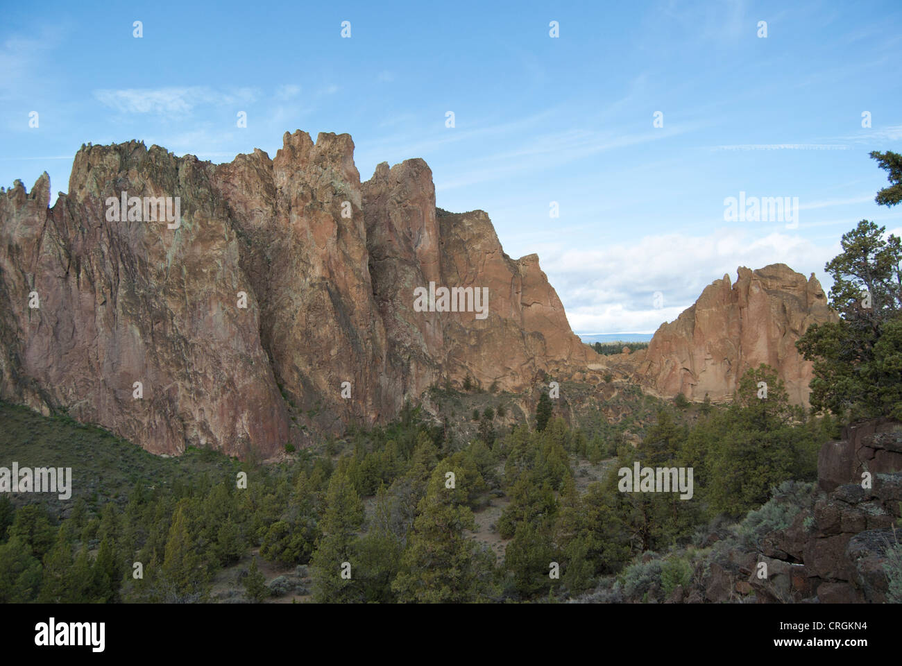 Smith Rock State Park, un estremamente popolare in palestra di roccia nei pressi di destinazione Terrebone, Oregon, Foto Stock