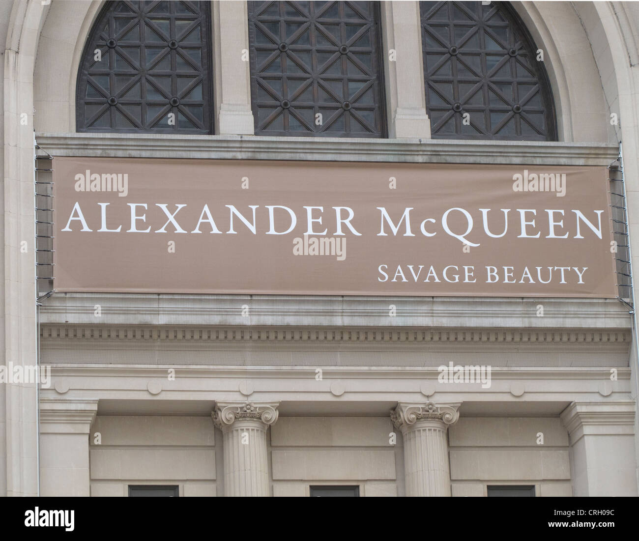 Alexander McQueen selvaggia bellezza mostra al Metropolitan Museum of Art Foto Stock