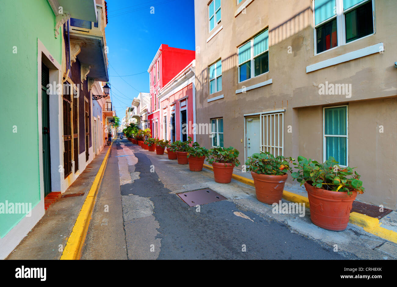 Viale nella città vecchia di San Juan, Puerto Rico. Foto Stock