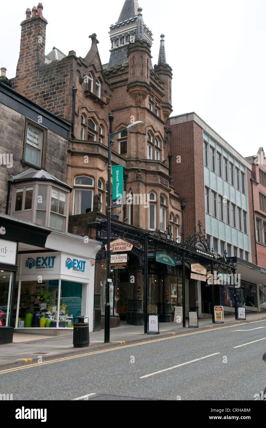 Westminster shopping arcade, Parlamento Street, Harrogate Foto Stock