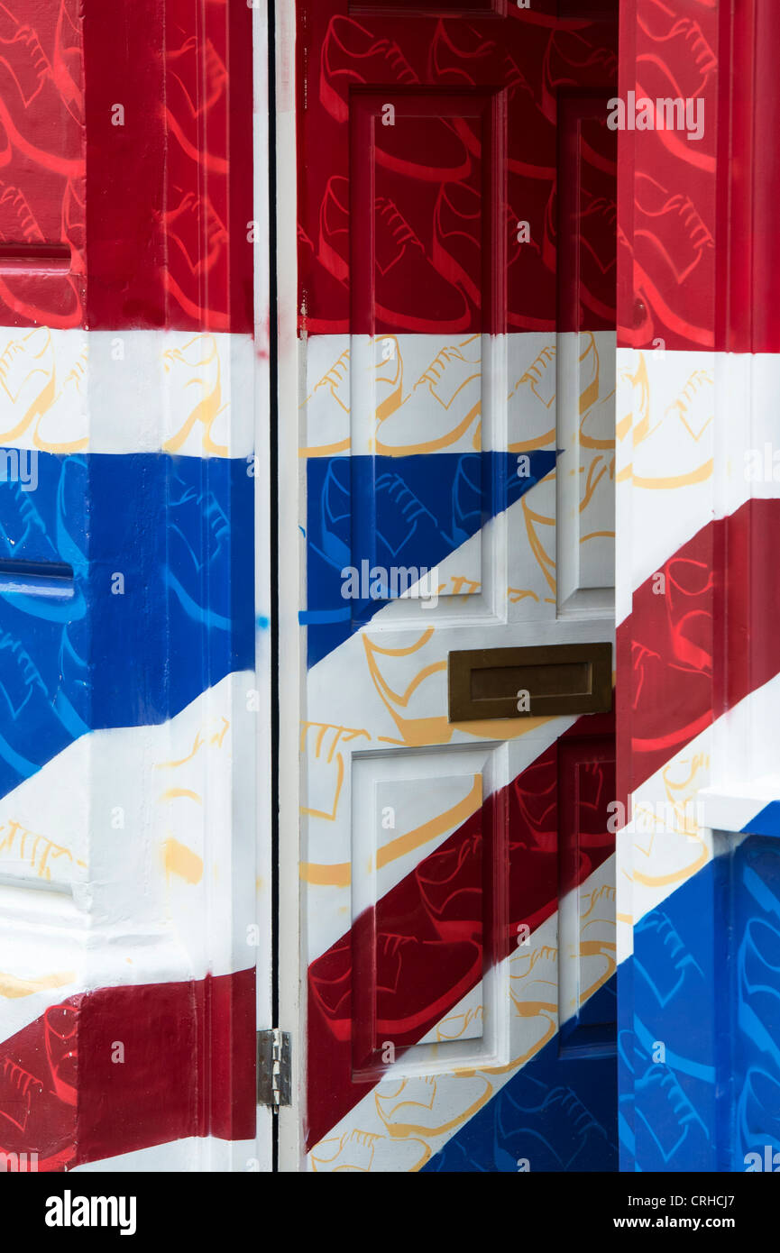 Union Jack shop facciata. Oliver Sweeney negozio di calzature. King Street, Covent Garden di Londra, Inghilterra Foto Stock