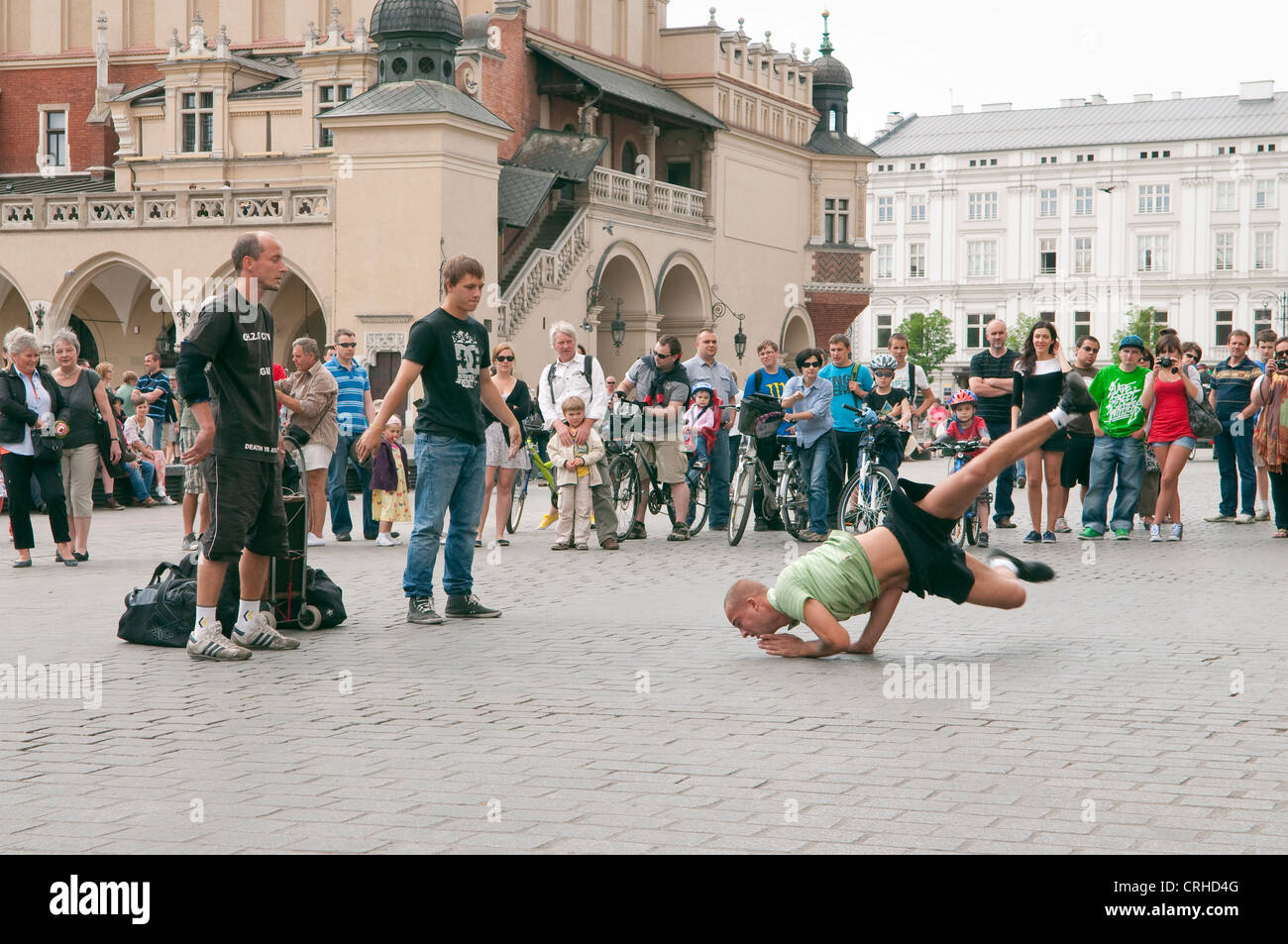 Street performance di danza in Rynek Glowny, Cracovia in Polonia. Foto Stock