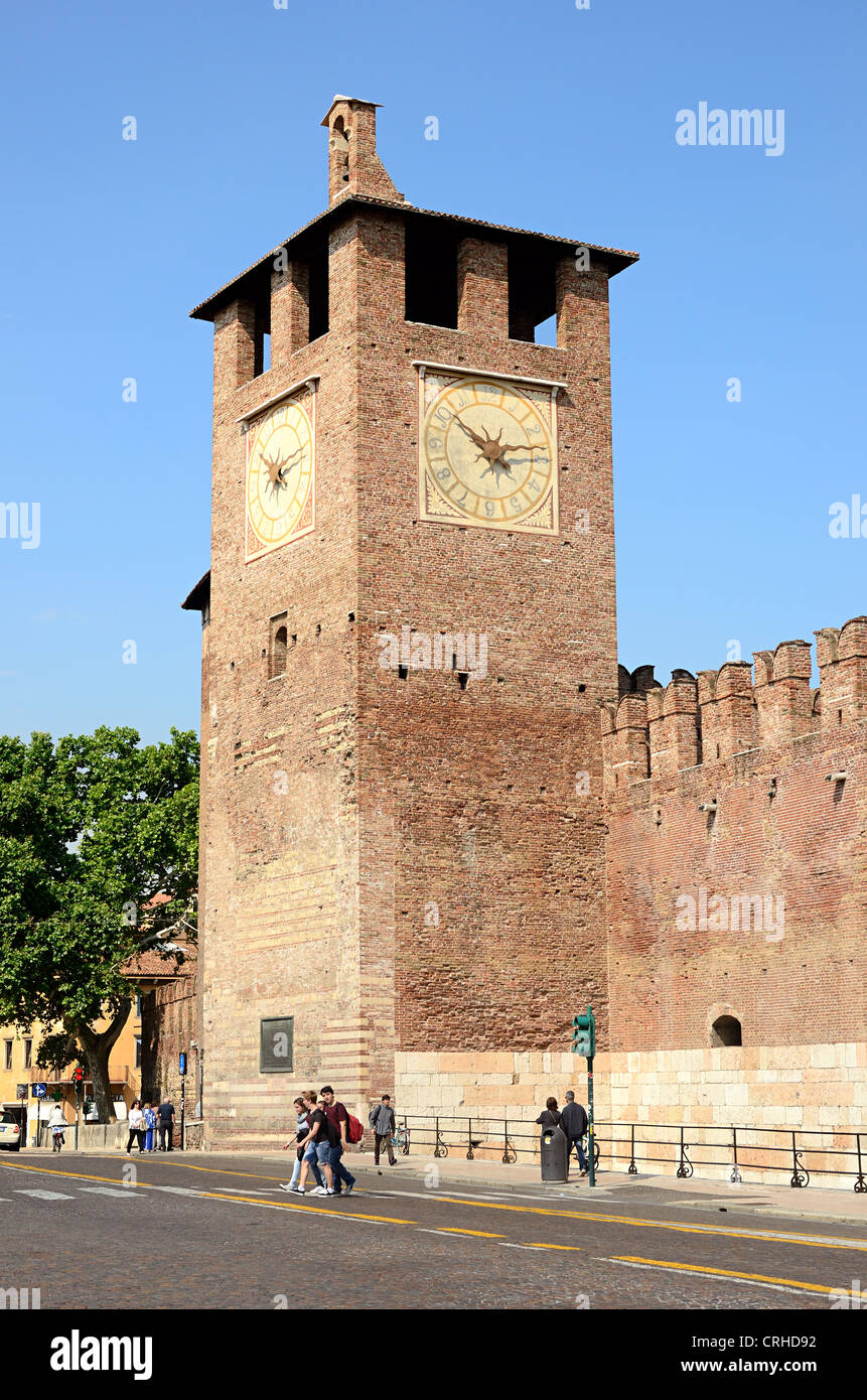 La Torre dell'Orologio di Castelvecchio di Verona Foto Stock