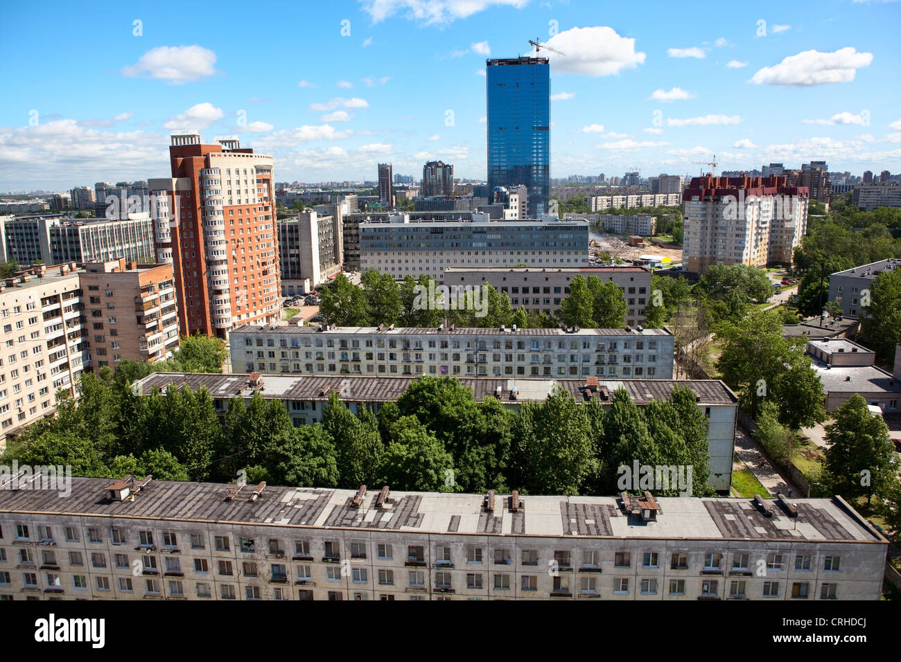 Obsoleta edifici a cinque piani del sonno cortili della città di San Pietroburgo, Russia. Vista superiore Foto Stock