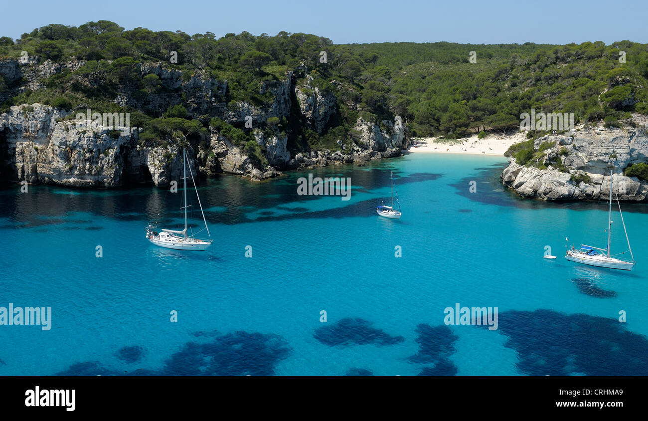 Cala Spiaggia Macarelleta e la laguna blu menorca Spagna Foto Stock