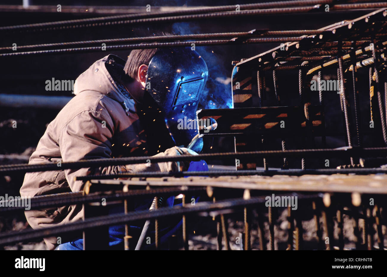 Berlino, Germania, i lavori di saldatura su di un grande sito di costruzione Foto Stock