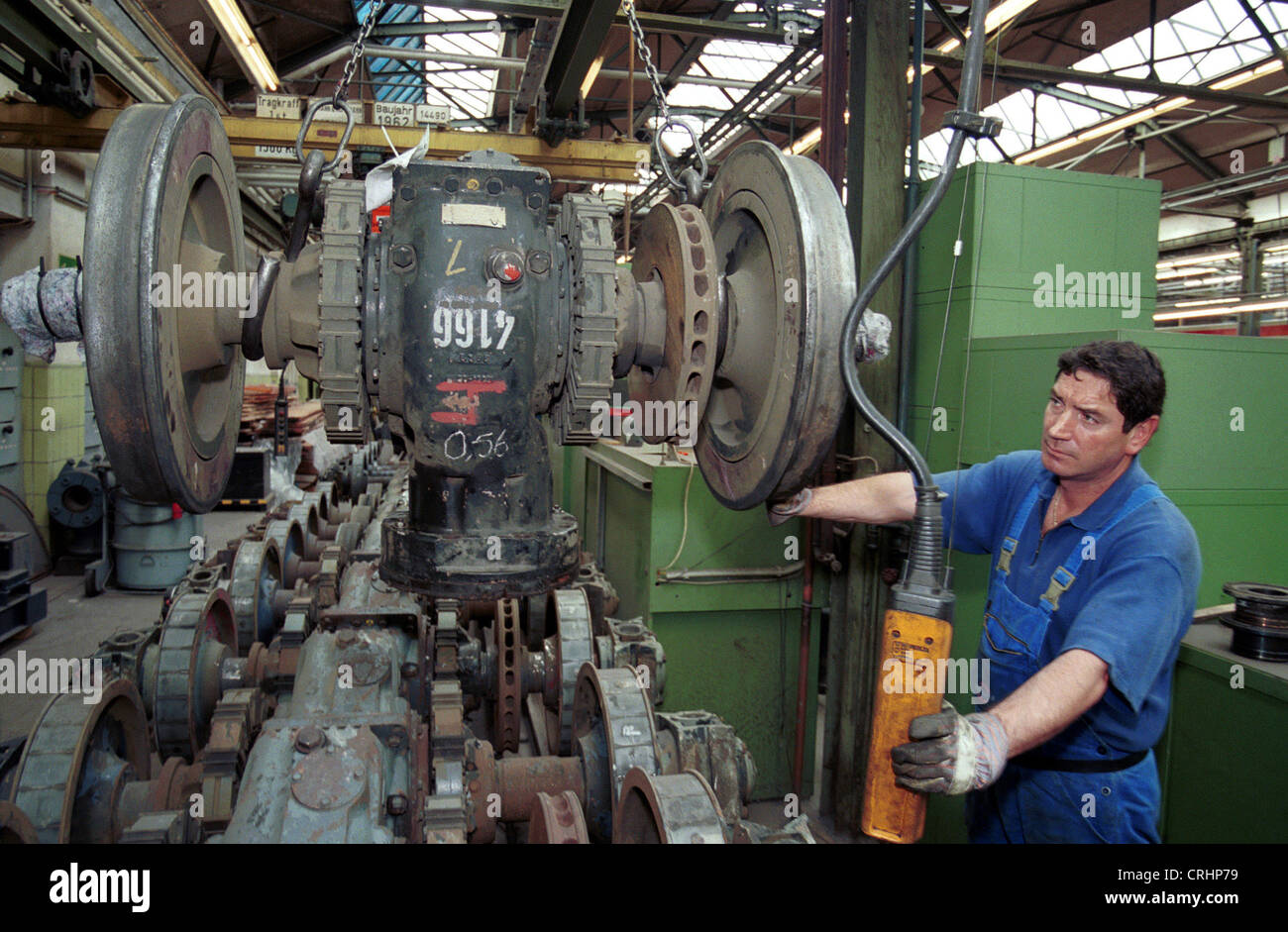 Bochum, Germania, fabbro trasportati assale motore di un tram Foto Stock