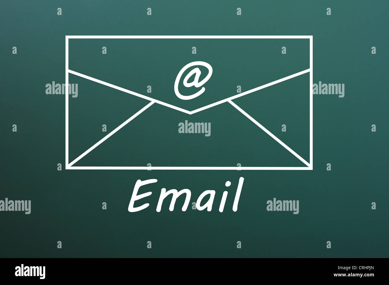 Classe lezione nero billboard bianco utilizzato vecchia grafia di apprendimento orizzontale grunge nessuno nota di legno sfondo verde Foto Stock