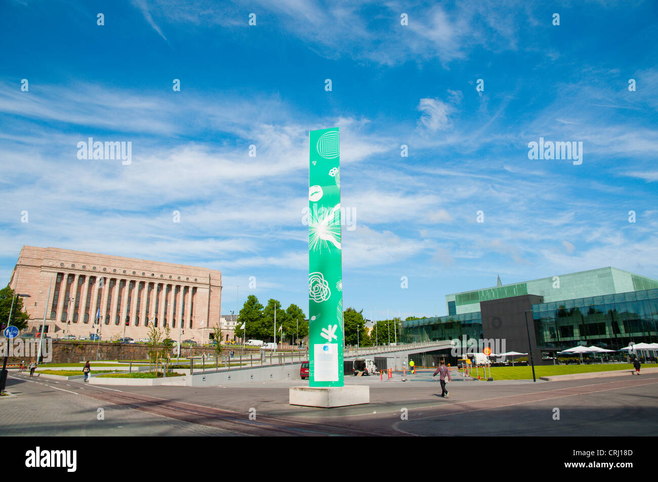 Kansalaistori, Citizen Square, con il parlamento e la casa della musica, Helsinki, Finlandia Foto Stock