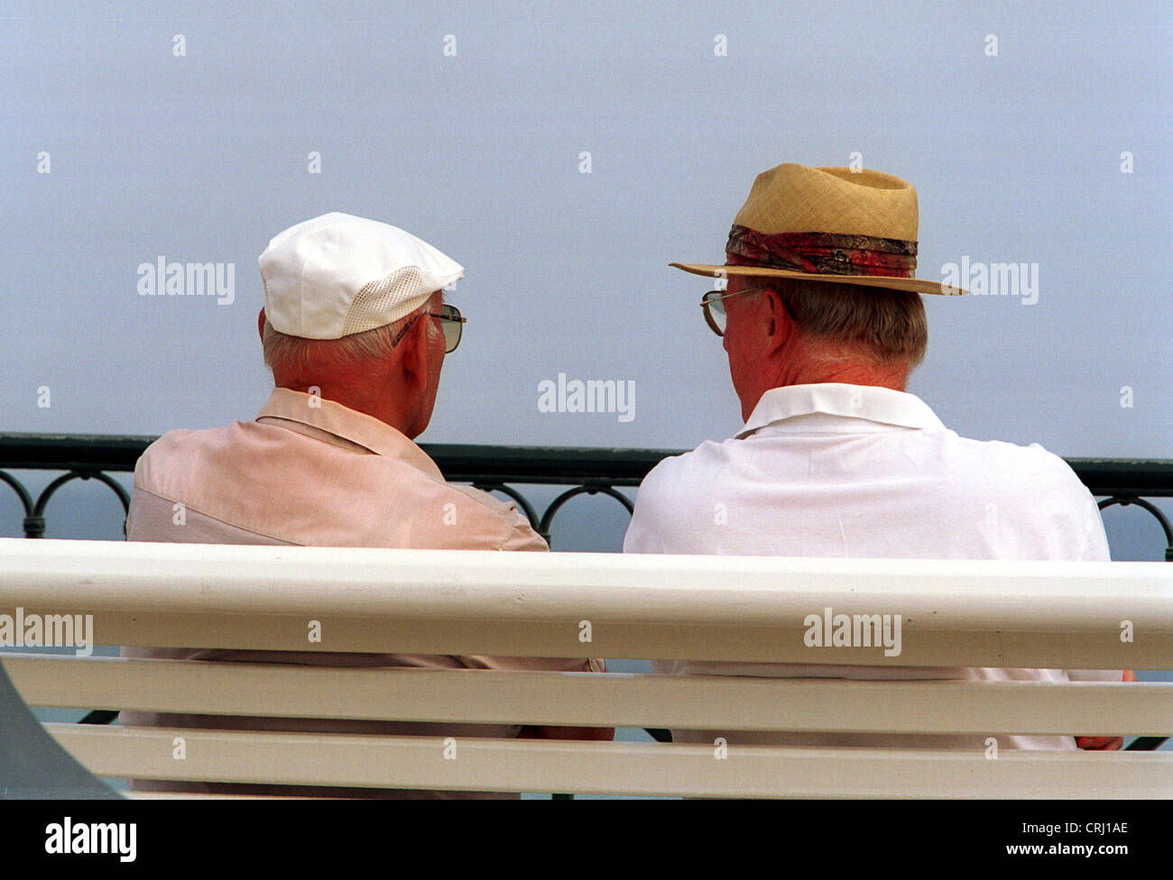 Due pensionati sulla Strandprommenade Foto Stock