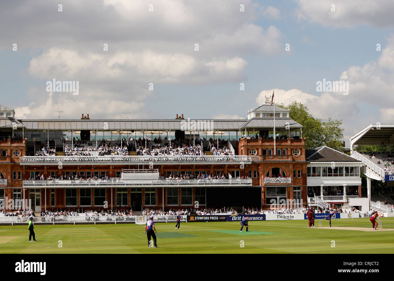 Il padiglione di stile vittoriano a Lord's Cricket Ground durante una partita tra il West Indies e Middlesex. Foto Stock