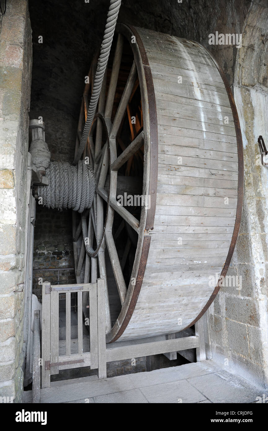 Ruota del battistrada a Mont Saint Michel abbey Ftance Foto Stock