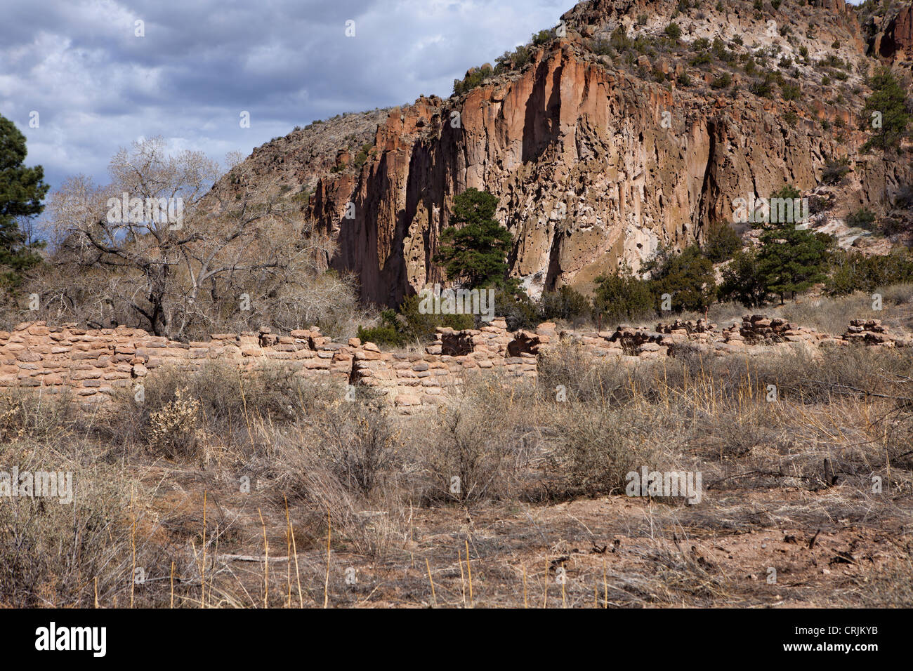 Historic Pueblo abitazioni di Bandelier National Monument, Nuovo Messico Foto Stock