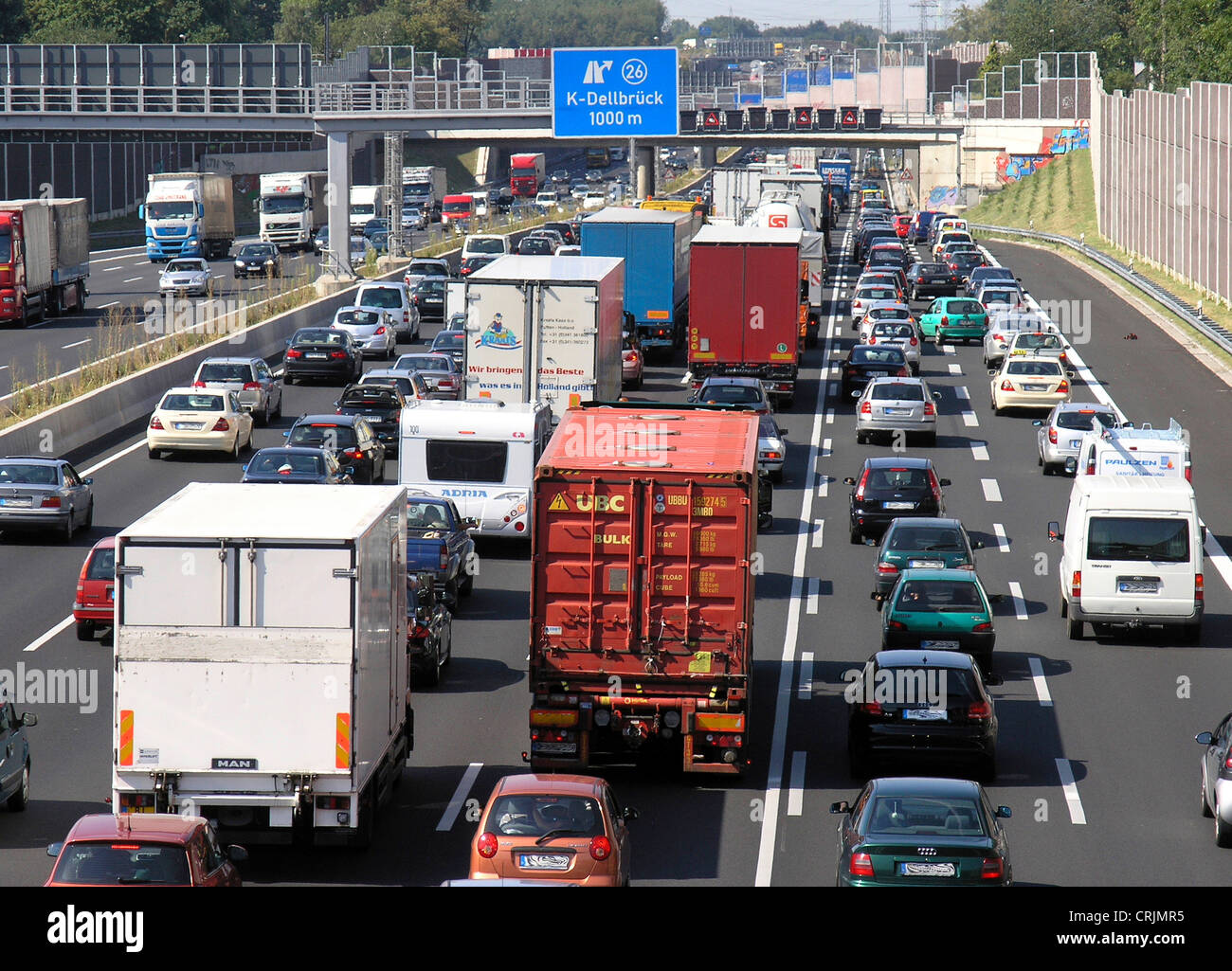 In movimento lento il traffico sulla circonvallazione autostradale di Colonia, in Germania, in Renania settentrionale-Vestfalia, Colonia Foto Stock