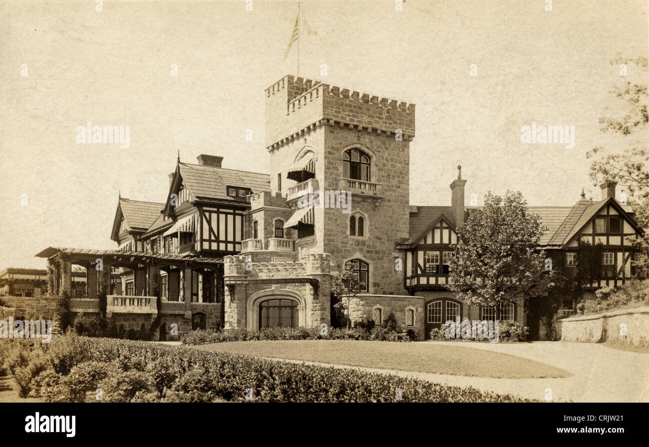Immenso & spettacolari fortificato inglese Tudor Mansion Foto Stock