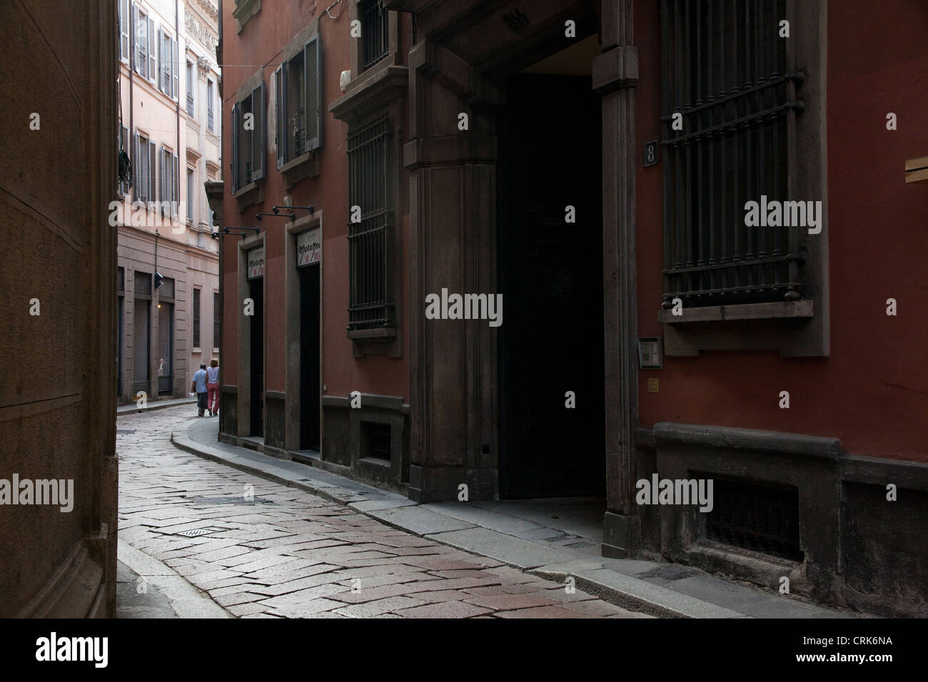 Strada laterale in Milano, Italia. Foto Stock