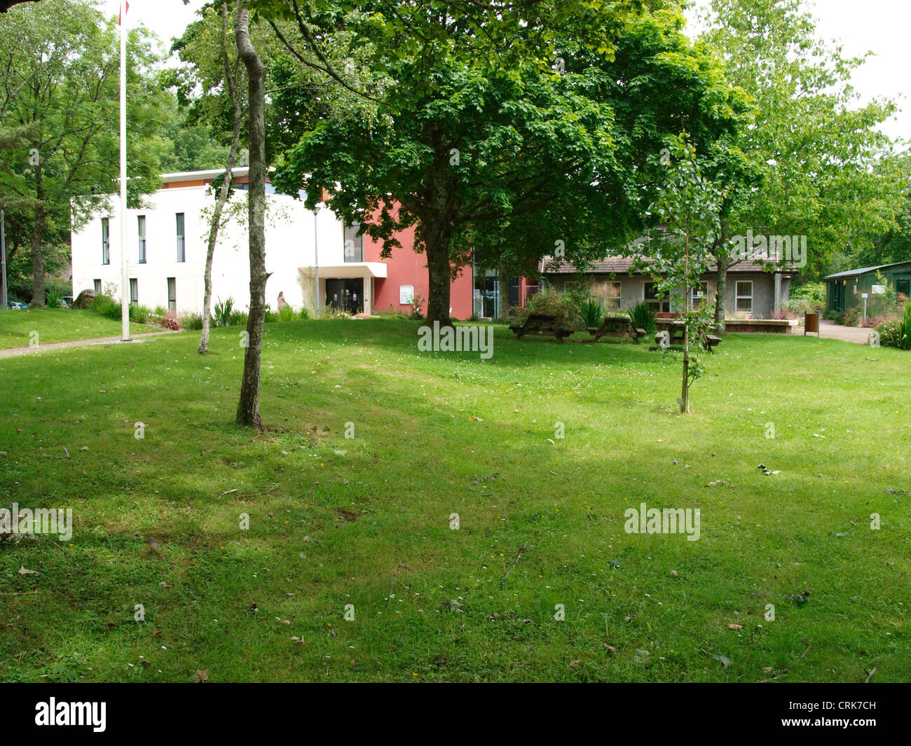 Tavistock città degli edifici del Consiglio e del giardino, Devon, Regno Unito Foto Stock