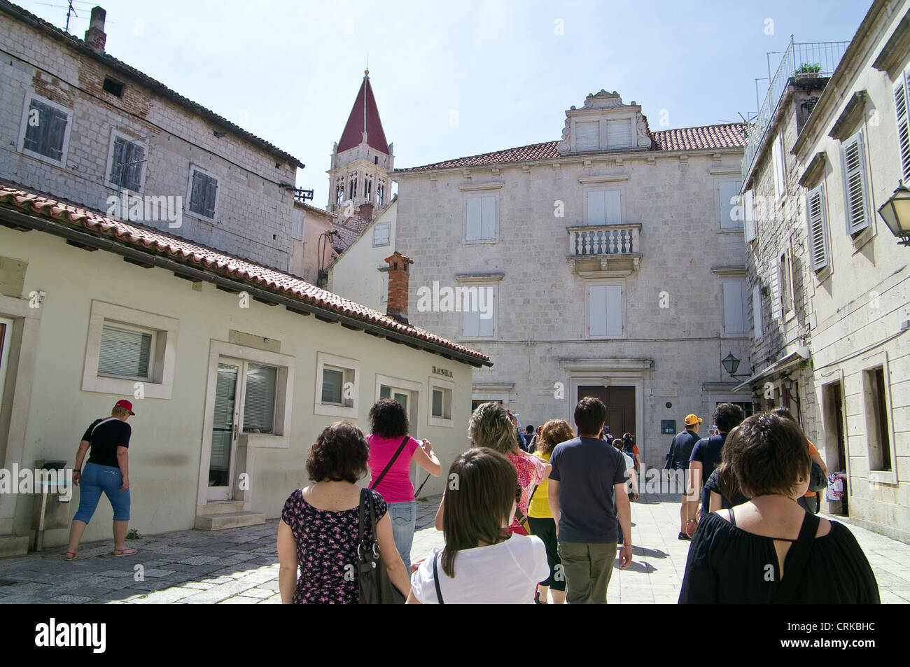 I turisti in città Trigor Croazia Foto Stock