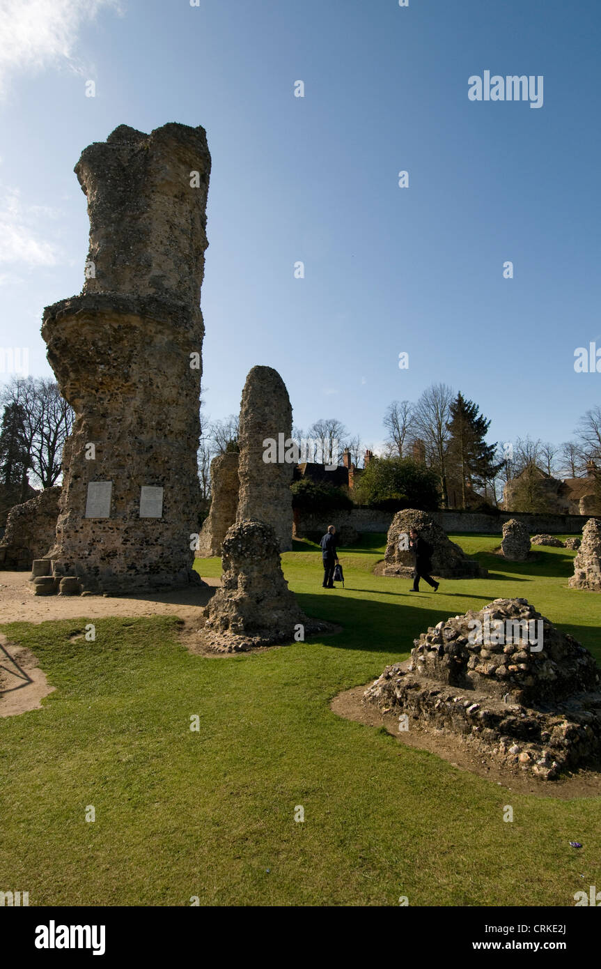 Le rovine dell'ex Cattedrale di Bury St. Edmunds nei giardini dell'Abbazia, Bury St. Edmunds, Suffolk, Gran Bretagna. Bury St Edmunds è spesso indicato come locale Foto Stock