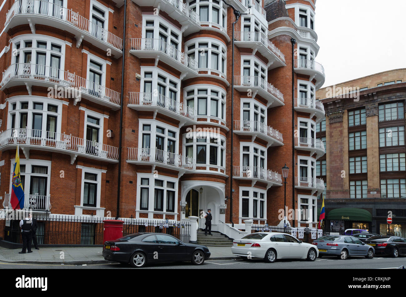 Ecuador Embassy dove Julian Assange ha una sorta di asilo, a causa di Wikileaks Hans Place Westminster London Regno Unito Foto Stock