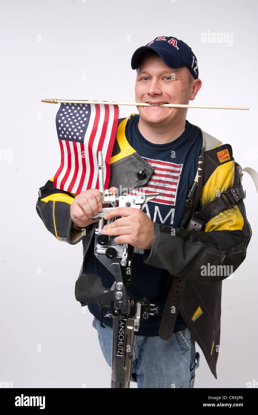 Esercito paralimpico soldato atleta di tiro Josh Olson presso il Team USA Media Summit in anticipo delle Olimpiadi di Londra 2012 Foto Stock