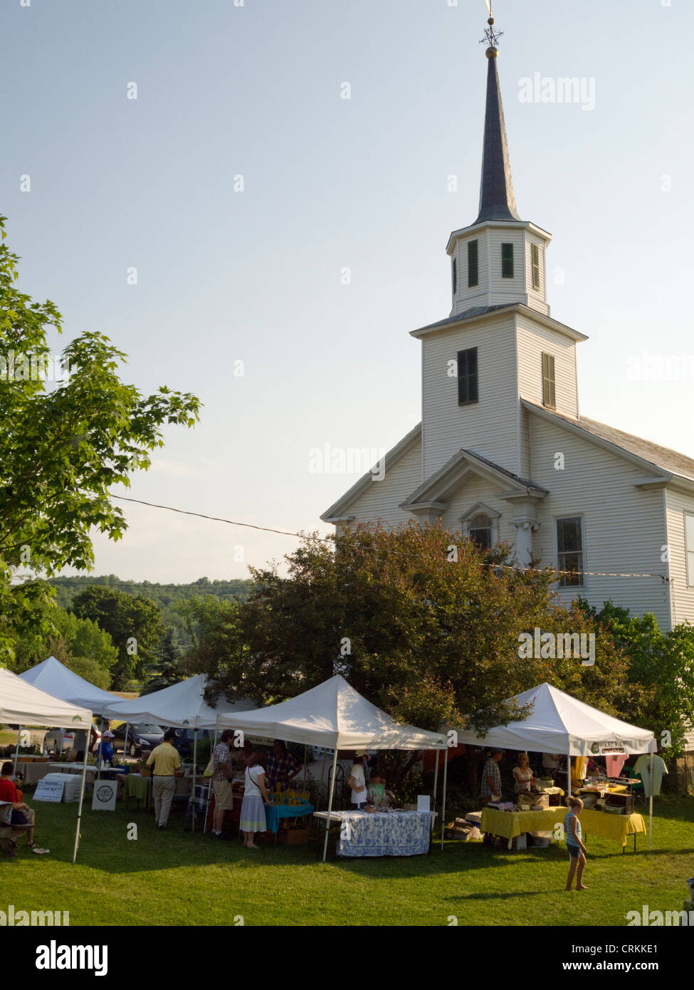 Mercato contadino, chiesa locale, Hinesburg, Vermont, USA Foto Stock