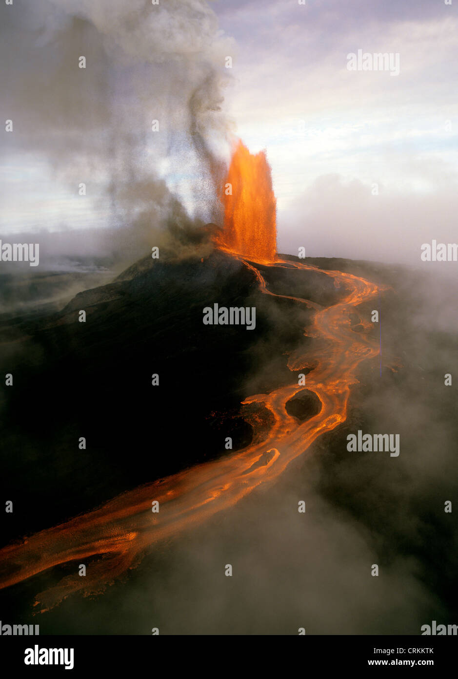 Pu'u'O'o sfiato, vulcano Kilauea, HVNP, isola di Hawaii Foto Stock