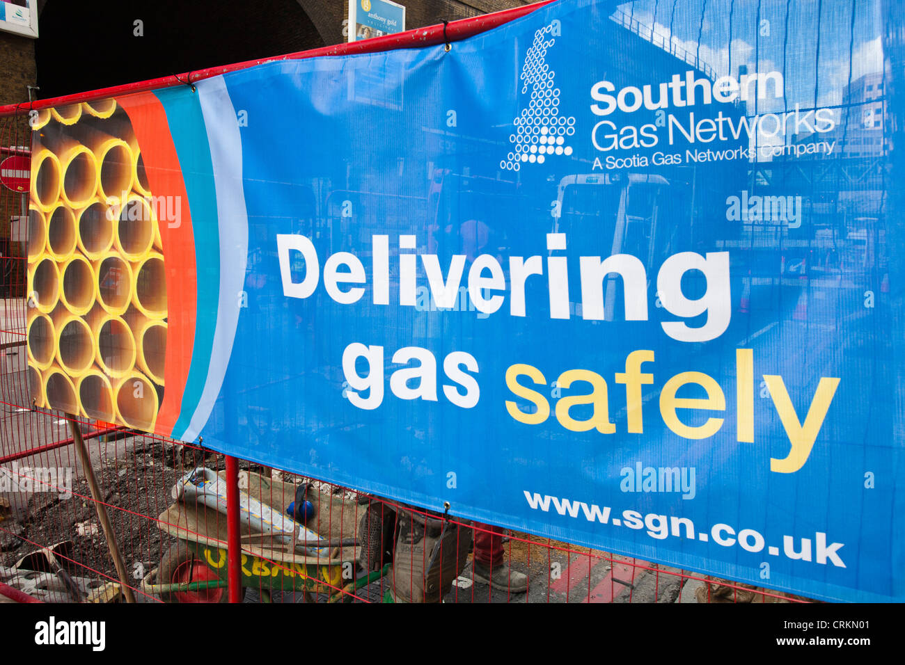 Opere di gas per le strade di Londra, Regno Unito. Foto Stock