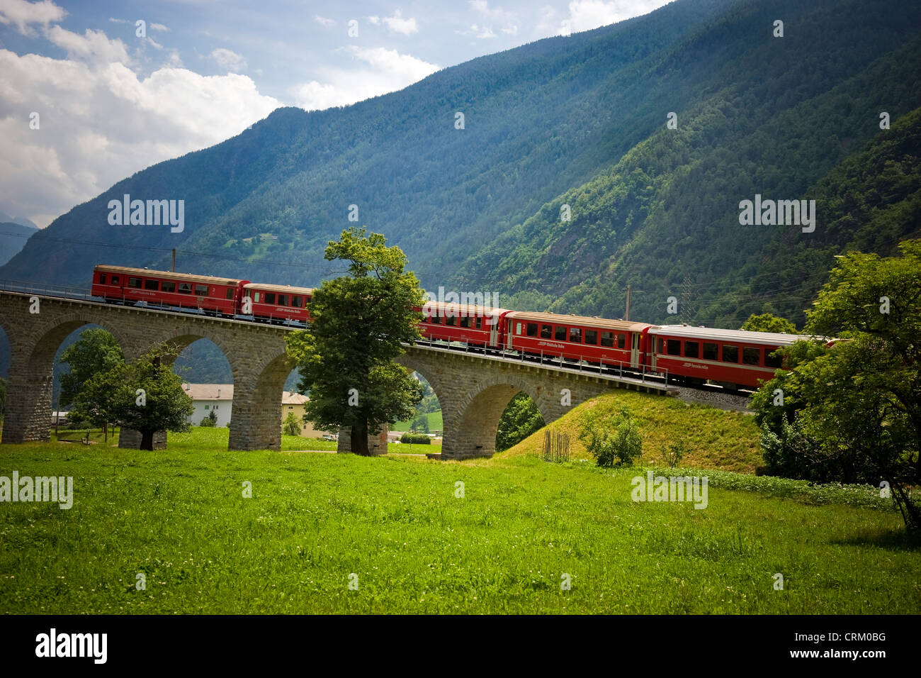 La Svizzera, Canton Grigioni, il Bernina Express, Brusio viadotto Foto Stock