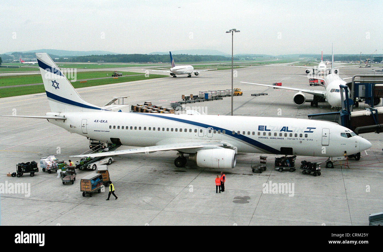 Israele è El Al velivolo in corrispondenza del terminale a Zurigo Foto Stock