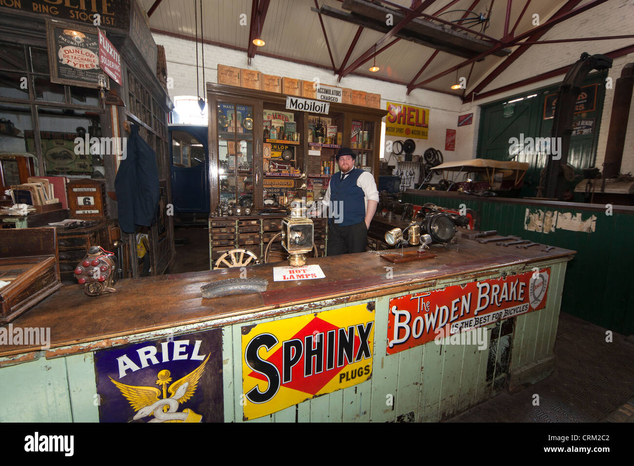 Il Garage, Beamish Open Air Museum, County Durham Foto Stock