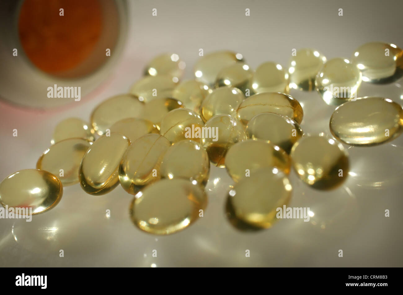 Olio Di Fegato Di Merluzzo Capsule Fuoriuscita Da Una
