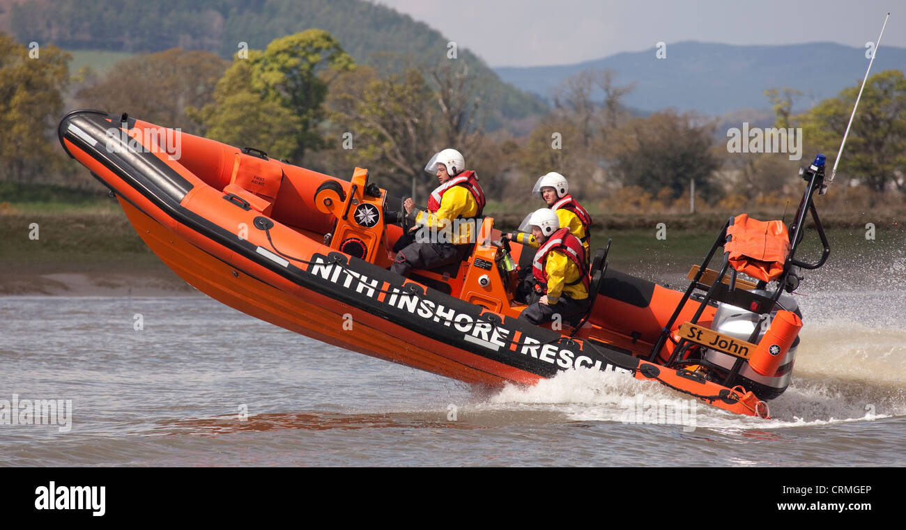 Potenza costiera Nith salvataggio scialuppa di salvataggio indipendenti la pratica appena di Glencaple nel Fiume Nith estuario vicino a Dumfries Scozia UK Foto Stock