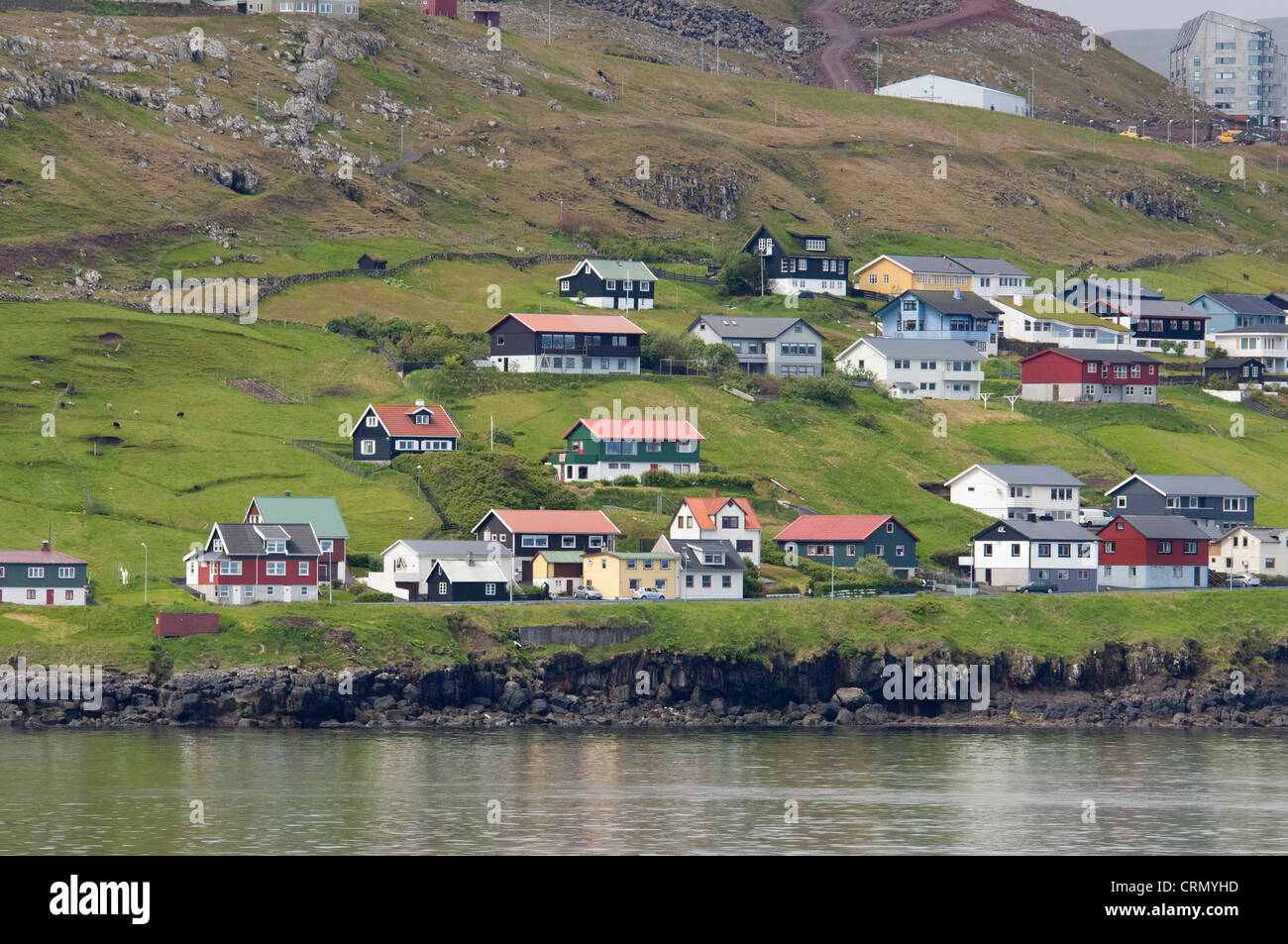 Regno di Danimarca, dell'Atlantico del Nord, Isole Faerøer. Isola di Streymoy, la città capitale di Torshavn. Foto Stock
