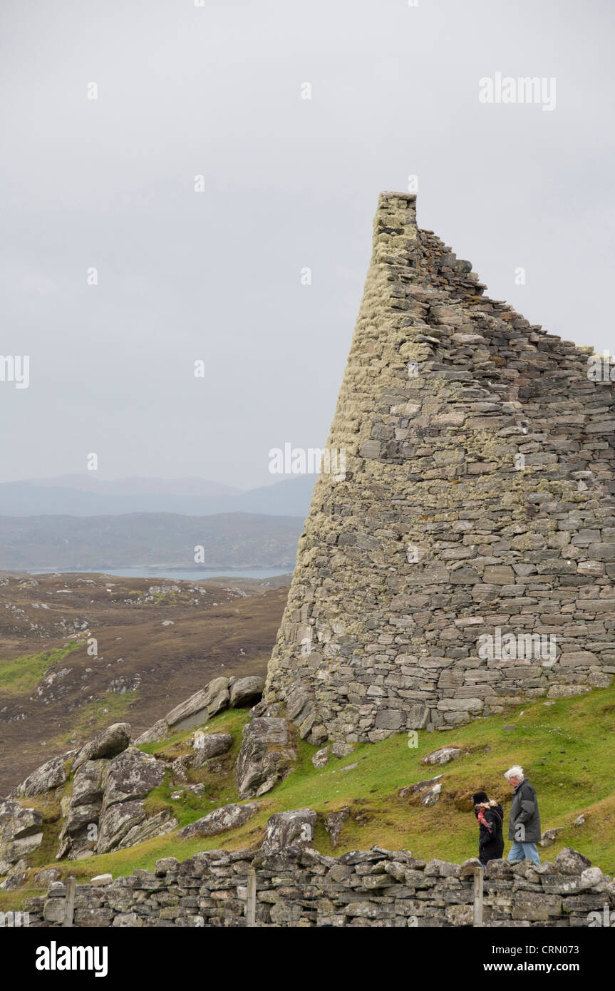 La Scozia, Ebridi Esterne, isola di Lewis, Stornoway. Sito Storico di Dun Carloway Broch. Stone broch rovine. Foto Stock