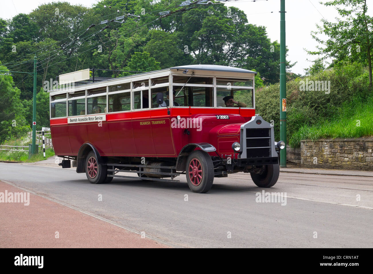 Un bus accessibile presso il museo Beamish del nord della vita adattato per il trasporto di persone in carrozzina e per i loro accompagnatori Foto Stock