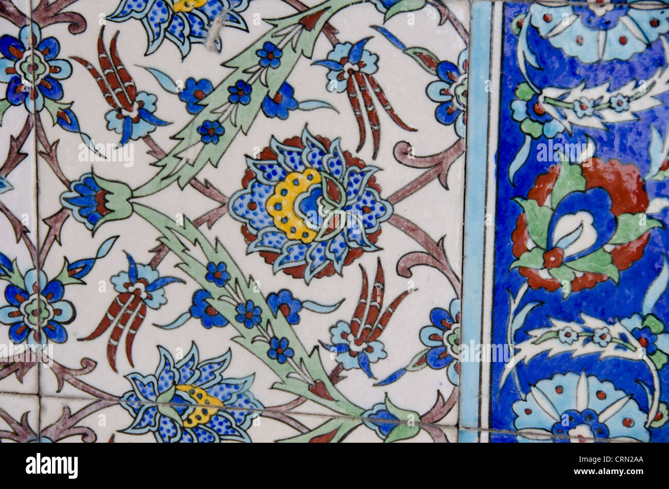 Turchia, Trabzon. Xiii secolo la basilica di Santa Sofia Chiesa Museo (aka Ayasofya o Hagia Sophia). Dettaglio del centro storico di piastrelle Turche. Foto Stock