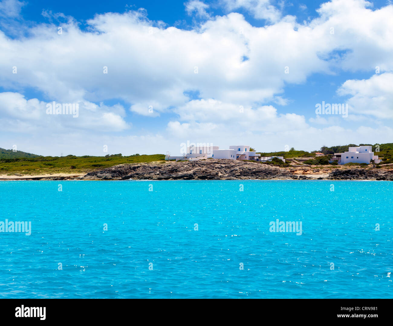 Formentera Es Calo de San Agusti case vista dal mare Foto Stock