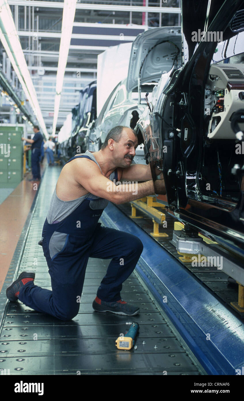 La produzione della Classe S in stabilimento principale di Stuttgart-Sindelfingen Foto Stock