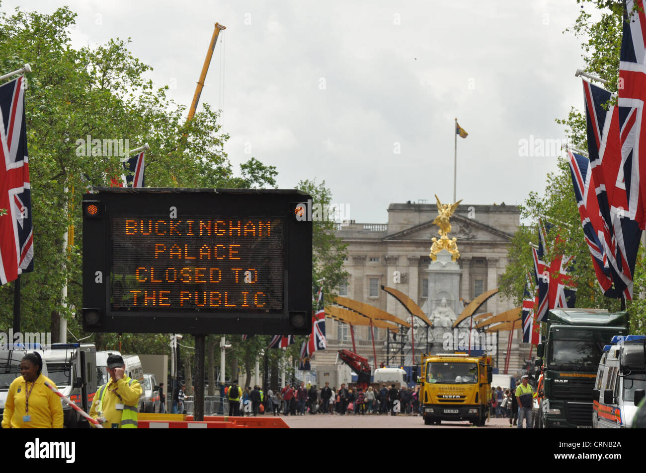Buckingam Palace, Angelo, bandiera, Londra, diamond giubileo, vicino al pubblico Foto Stock