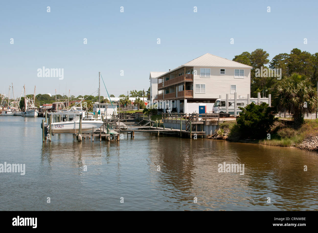 Gamberetti barche sul Fiume Carrabelle Carrabelle northwest Florida USA Foto Stock