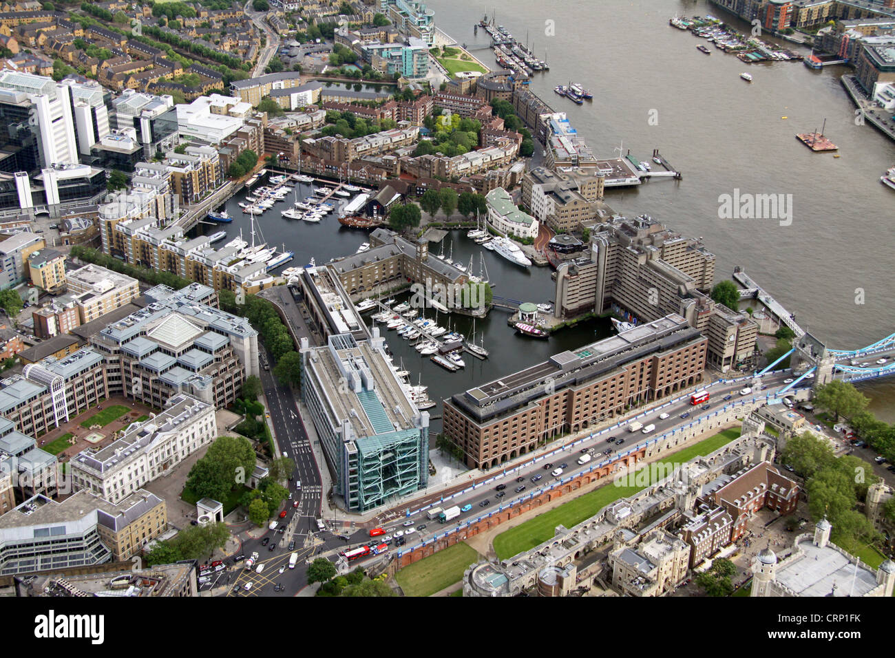 Vista aerea di St Katharine Docks Marina vicino alla Torre di Londra EC3 Foto Stock