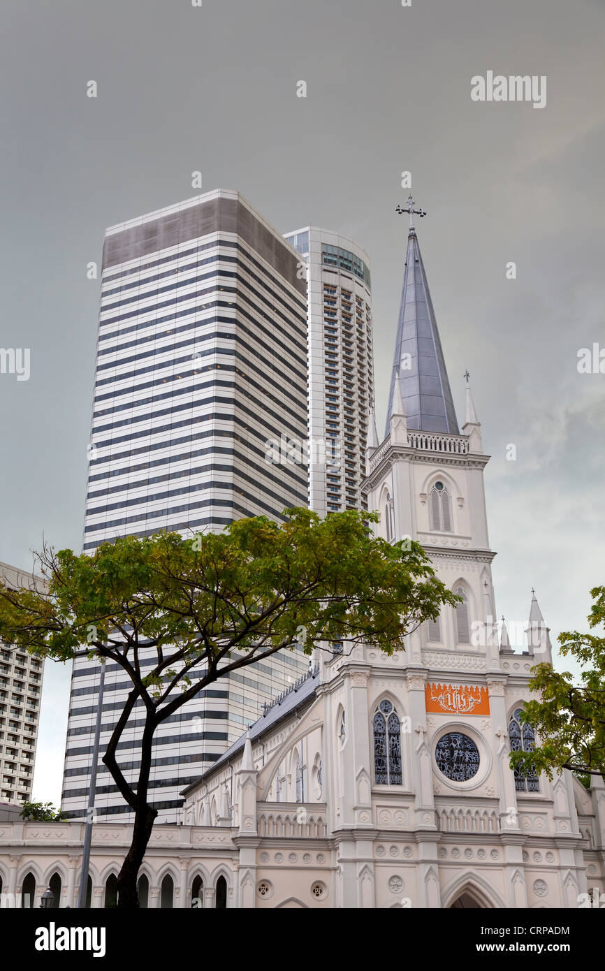 Il Sud Est asiatico, Singapore, Cattedrale del Buon Shepard e moderna architettura hotel Foto Stock