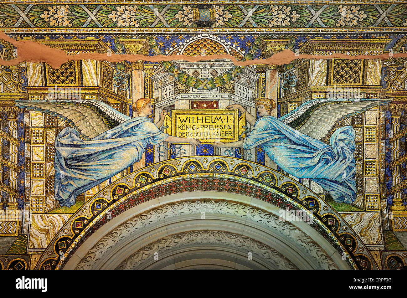 Berlino, Germania. Kaiser-Wilhelm-Gedachtnis-Kirche. Mosaici all'interno del Memorial Hall / Gedenkhall (vecchia chiesa). Foto Stock